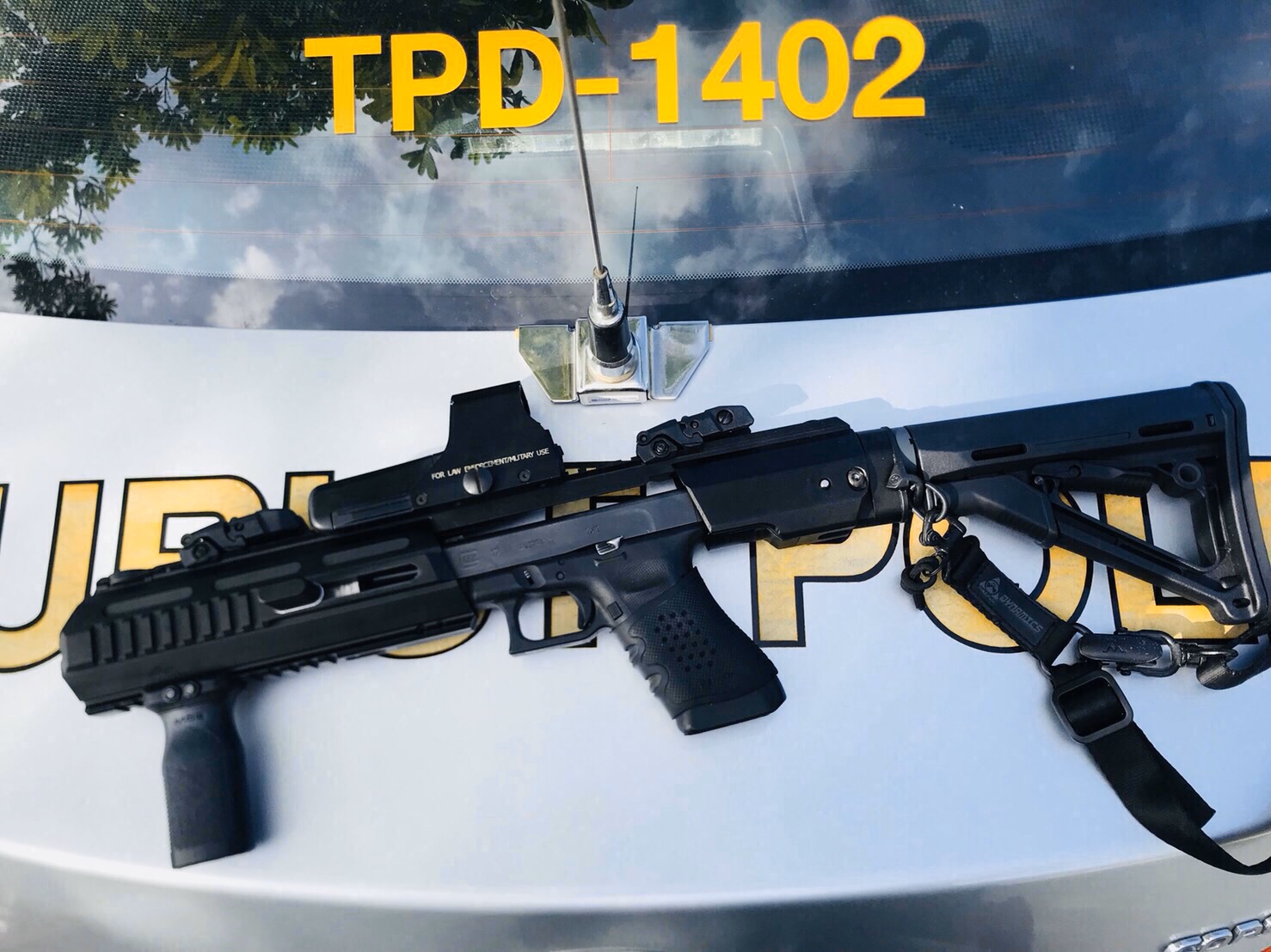 ชุดประกอบปืนสั้น Hera Glock + พานท้ายCTR H.E.R.A Arms Glock Carbine Conversion Kit สำหรับปืนGlock17/18/19 คุณสมบัติ : #ชุดแต่งที่จะเปลี่ยนปืนสั้นให้เป็นปืนยาว #ทำจากอลูมิเนียม ทำให้แข็งแรงทนทาน น้ำหนักเบา #ติดตั้งง่าย #มาพร้อมพานท้าน Magpul CTR #พานท้ายสา