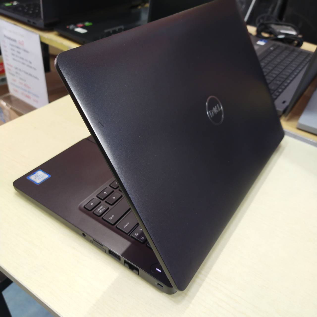 DELL LATITUDE 5300 สภาพเครื่อง 80% หน้าจอ Touch Screen มี 2 เครื่อง