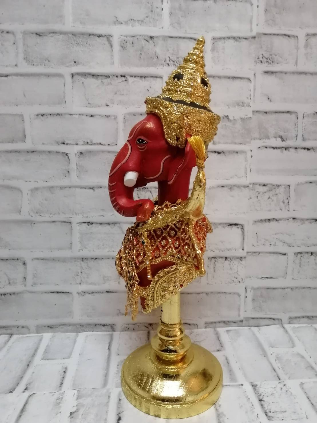 พระพิฆเนศ (สีแดง)