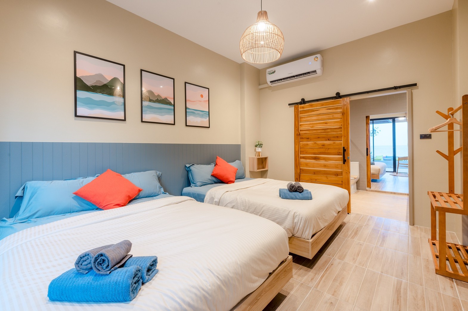 HR15055 บ้านพักติดทะเล The Coastal Vista Beach Villa