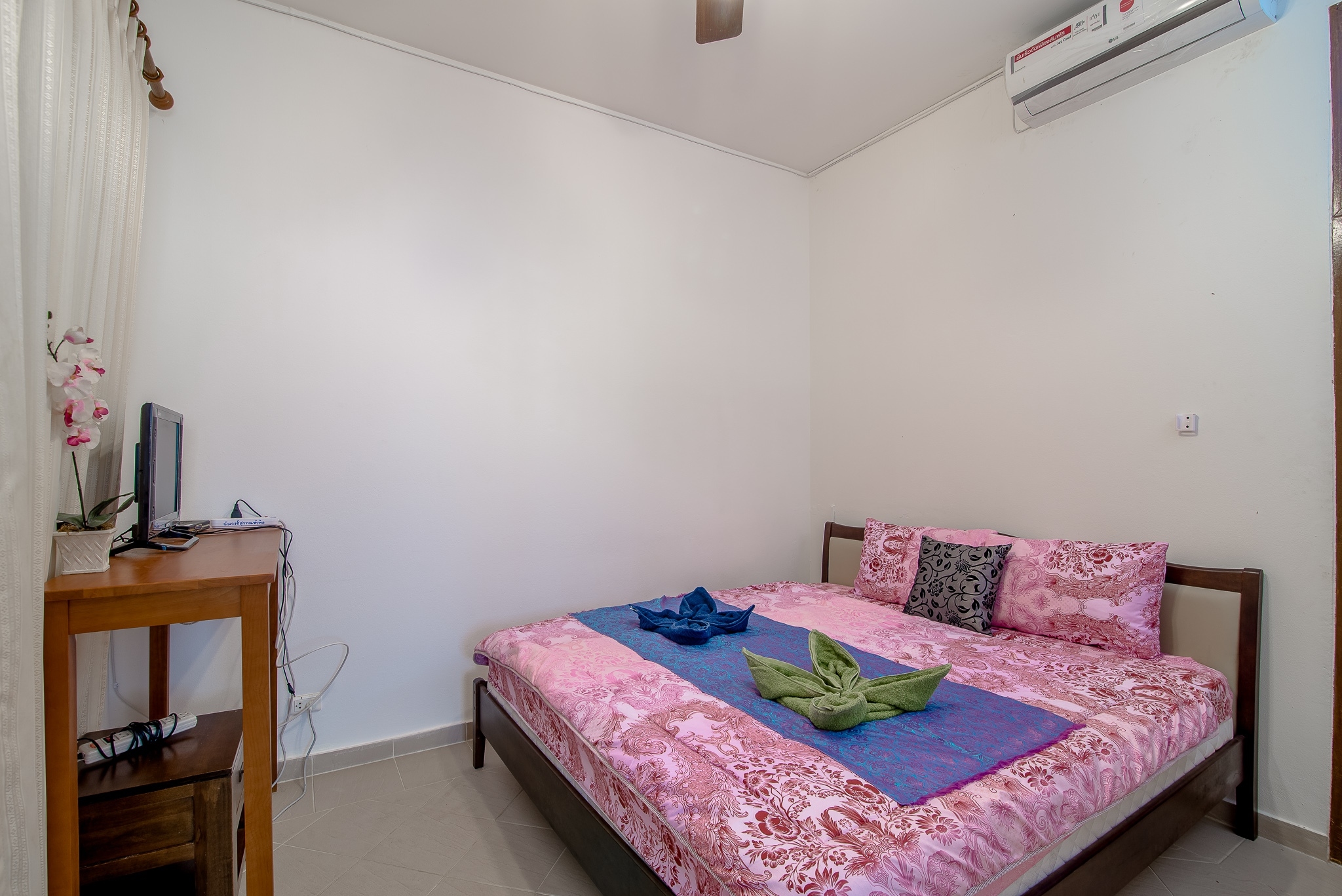 HR 7001 บ้านสุวรรณ 1 คาราโอเกะ โต๊ะพูล