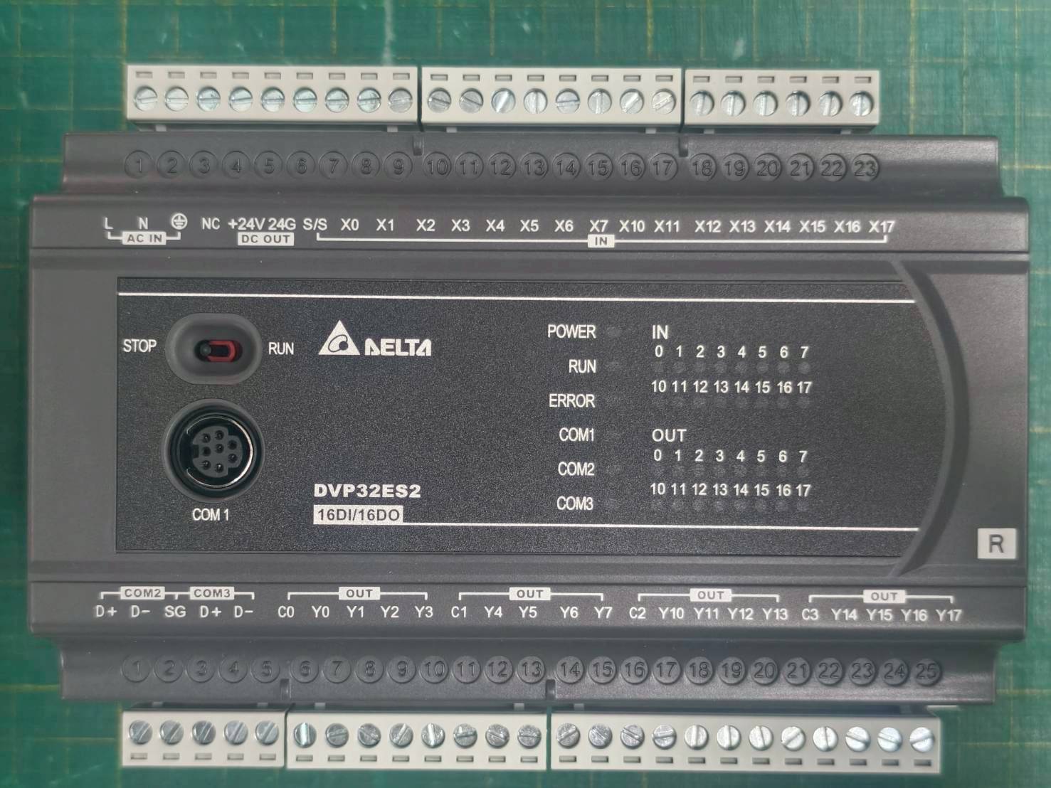 DVP32ES200R PLC DELTA 16DI/16DO DC / RELAY/ 220V