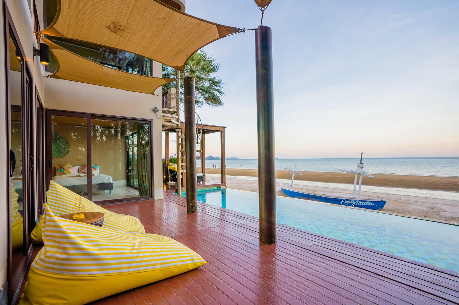 HR15064 บ้านพักติดทะเล The Ocean Beach Villa, Sam Roi Yod.