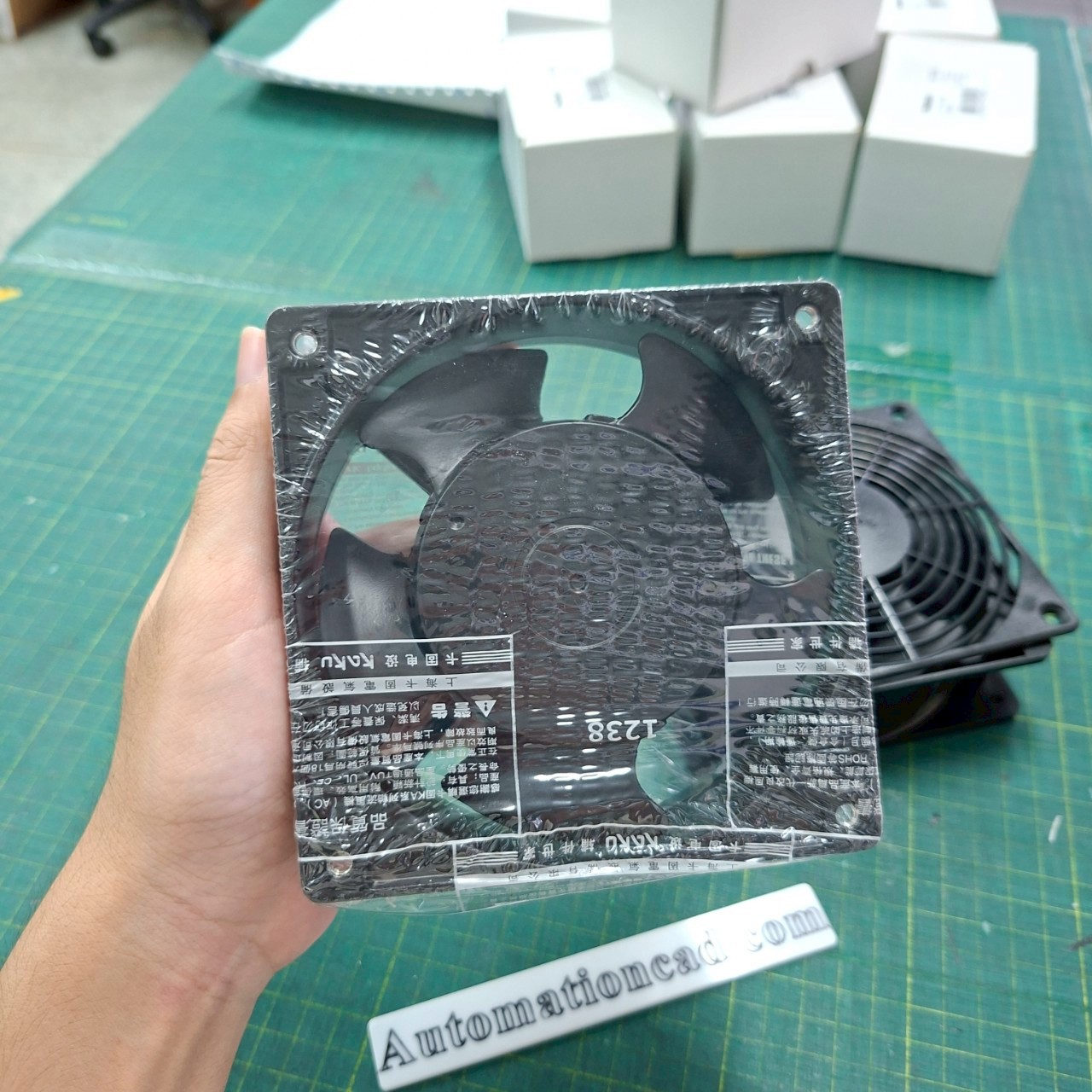 พัดลมระบายอากาศ KAKU ขนาด 4.5 นิ้ว 220VAC ลูกปืนแบบ Sleeve - KA1238HA2 Plug