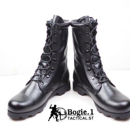 New.เร็ว) Bogie1 รองเท้าคอมแบท รุ่น F01(กิ๊ปปลดเร็ว) Bogie1 HONOR SOLDIER (F01) กิ๊ปปลดเร็ว รองเท้าคอมแบทที่หนังนุ่มตั้งแต่ครั้งแรกที่ใส่ ใครมีปัญหาหนังกัดจัดรุ่นนี้เลย .................... เปิดตัวรองเท้าทหาร-ตำรวจ พื้นหล่อบ๊อกยางพิเศษ (Polyurethane) เป็น