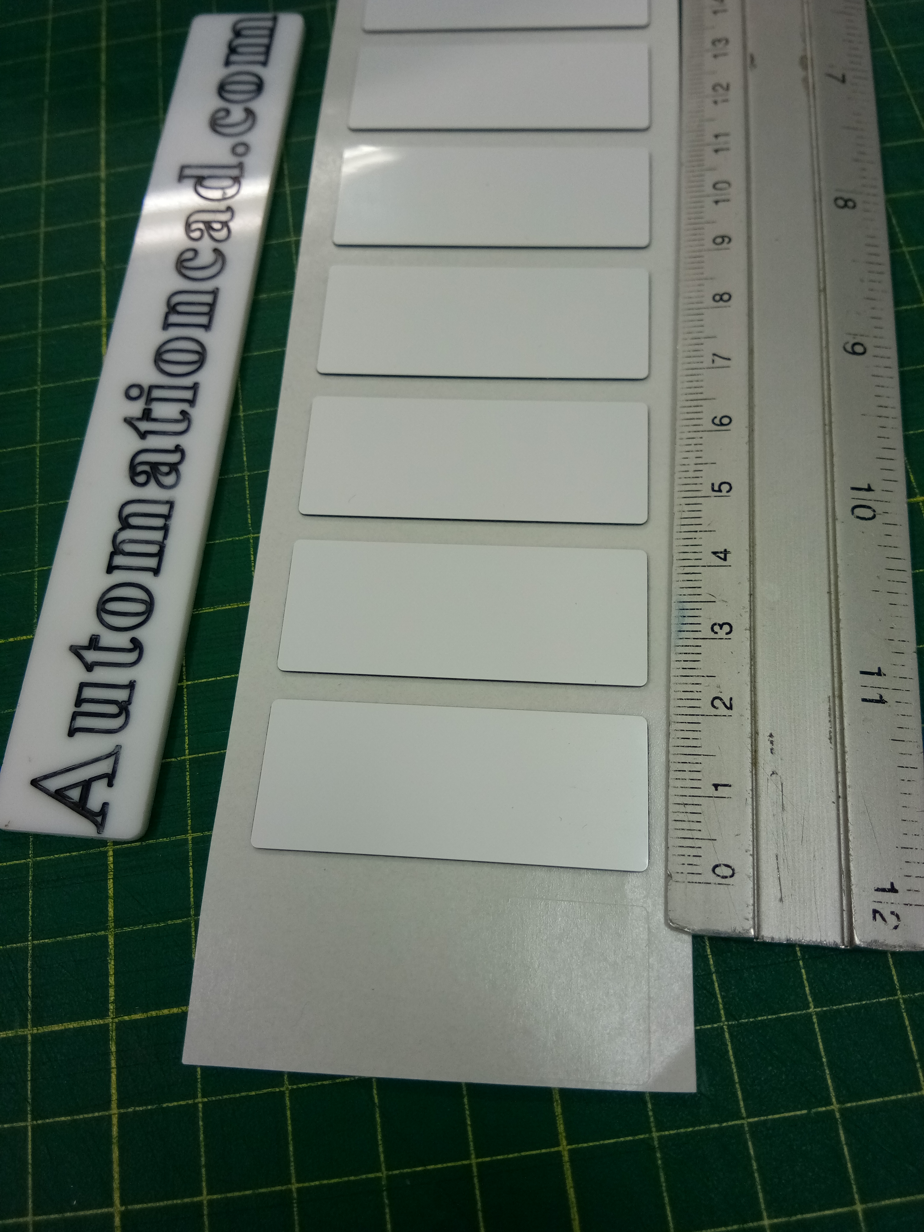แผ่นป้ายชื่อสวิตช์ สีขาว RPL ขนาด 48x19 mm. SUMITAG แบบมีกาวในตัว