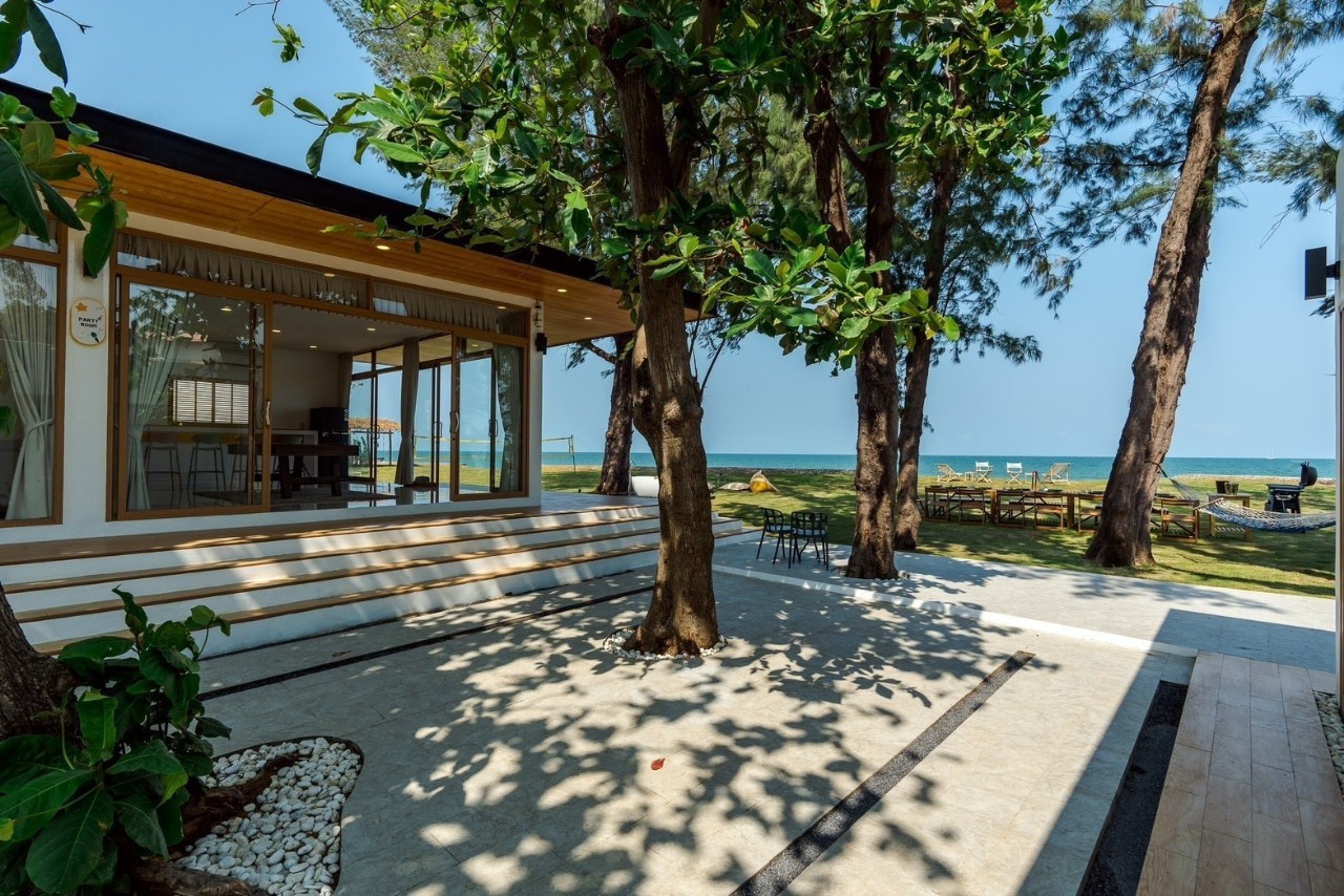 HR15080 The Bristol Beach Huahin Pool villa