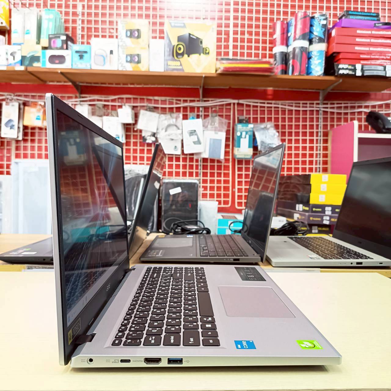 ACER ASPIRE 3 15 A315-510P-39F9 สภาพเครื่อง 80%