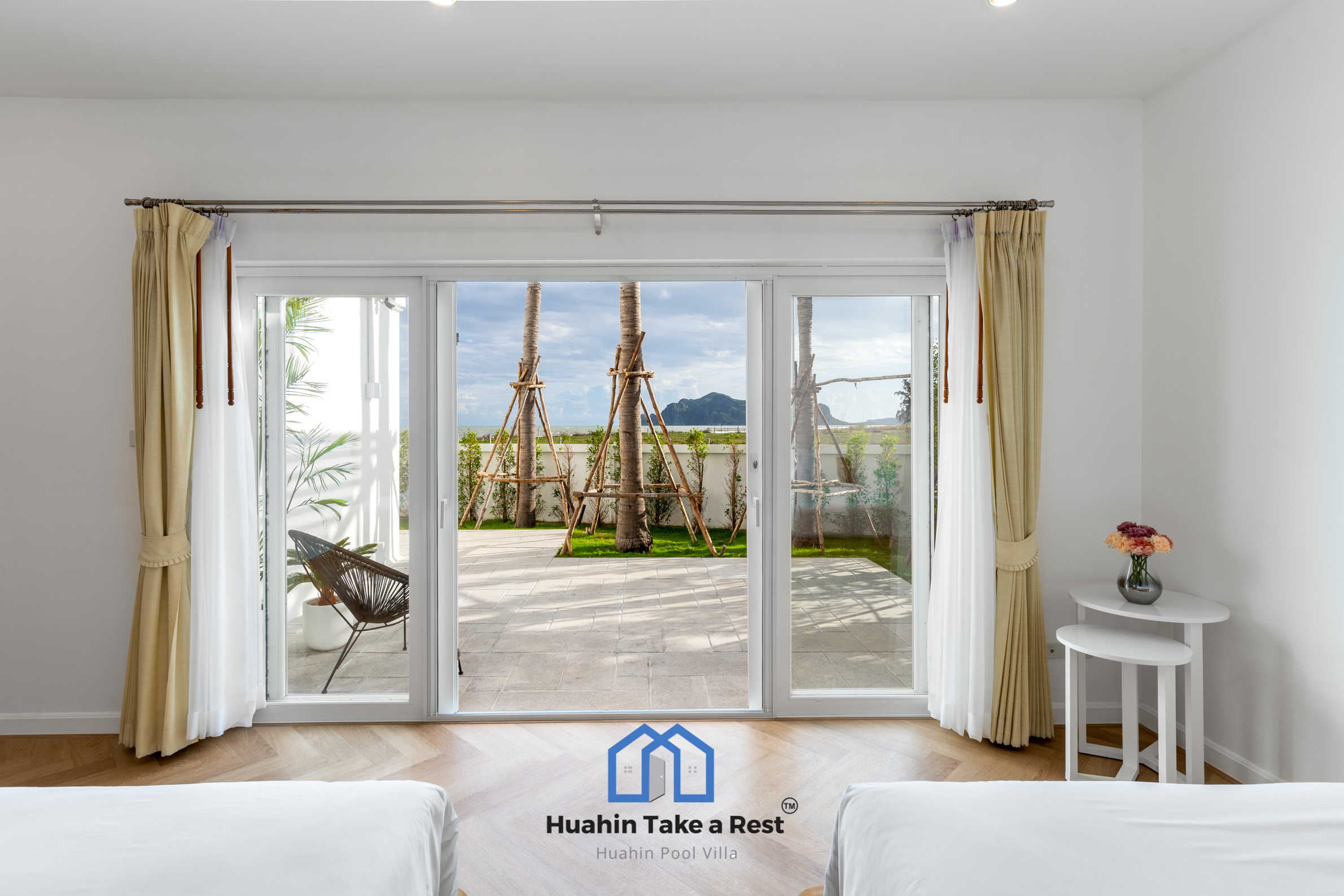 HR15051 บ้านพักติดทะเล The Colonial Beach สามร้อยยอด