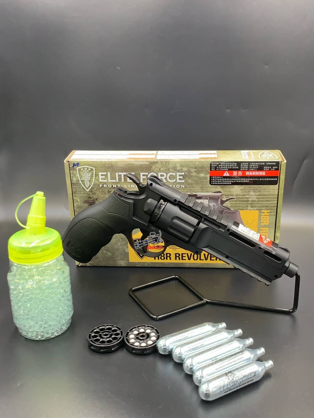 Elite Force H8R ลูกโม่ Co2 ขนาดกระสุนบีบี 6 มิล แรง 4xx fps คุณสมบัติ - บอดี้โพลีเมอร์ -รางเสริม 20 มิลทั้งด้านบน-ล่าง -ระบบ CO2 -แมกกาซีนเปลี่ยนง่าย -มีเซฟตี้ -กริ๊ปจับออกแบบมาเข้ามือกับทุกคน -แถมแมกกาซีน 3 ตัว ราคา: 4,800 บาท -แถมฟรีลูกแก้วฟรี 1,000 นัด