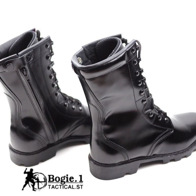 New.9H Bogie1 รองเท้าคอมแบท ซิปข้าง รุ่น 9H รองเท้าคอมแบท รองเท้าทหาร รองเท้า รด รองเท้าตำรวจ รองเท้าฝึก แบรนด์ Bogie1 มีซิปด้านข้าง 9 รู ความสูง 10 นิ้ว จากพื้น หนังแท้ 100% สวมใส่สบาย หนังนิ่ม ไม่กดเท้า น้ำหนักเบา ขัดเงาง่าย แถมรองพื้นด้วยแผ่นยางพาราอย่