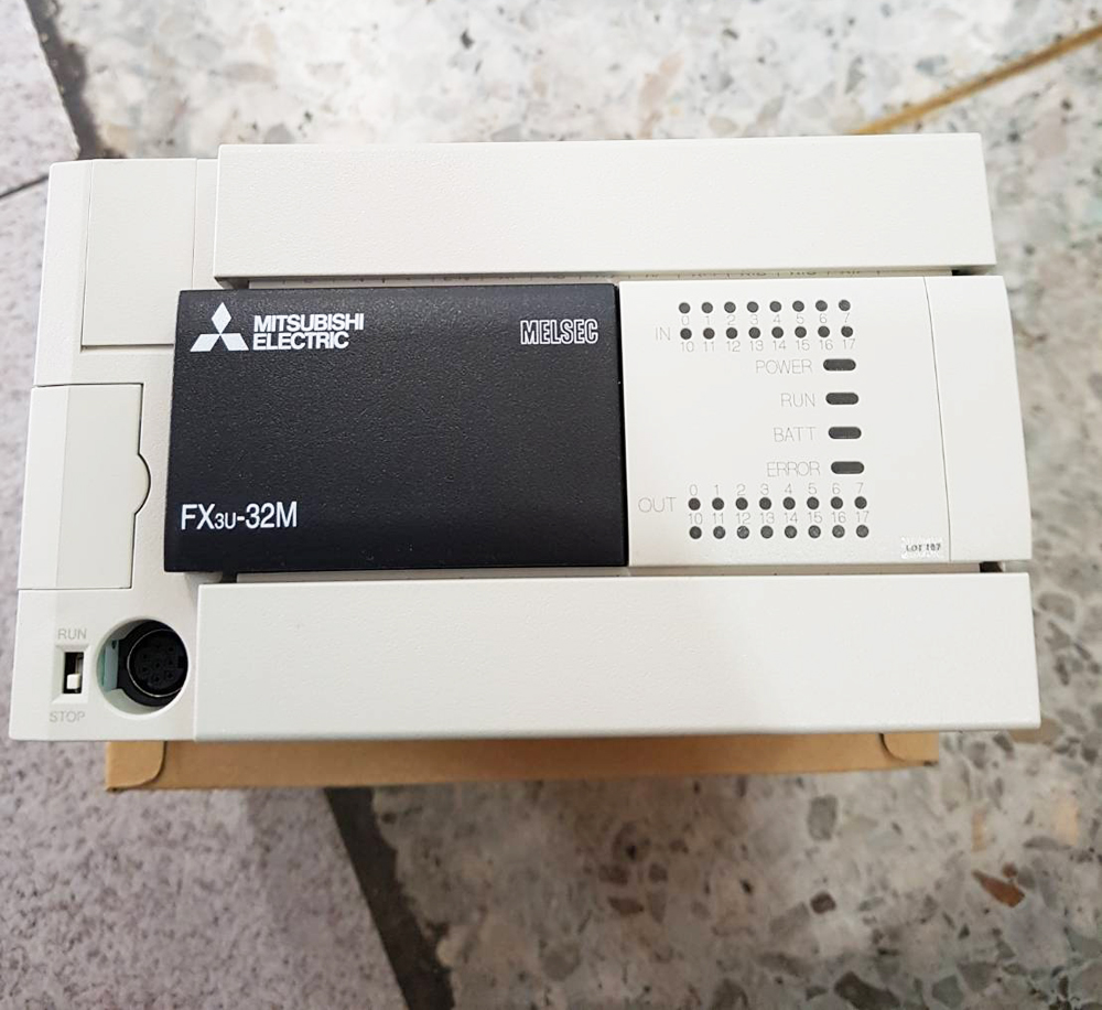 FX3U-32MT/ES-A PLC MITSUBISHI 16 IN/16OUT AC/DC/TRANSISTOR