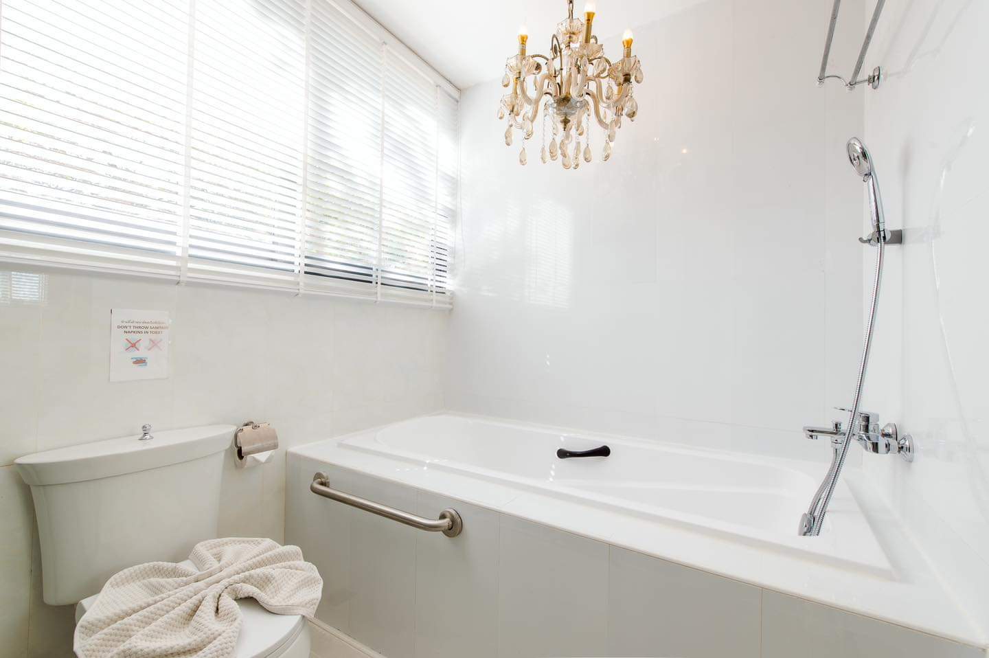 HR15008 บ้านพักติดทะเล โมเดิร์นบีช ปราณบุรี