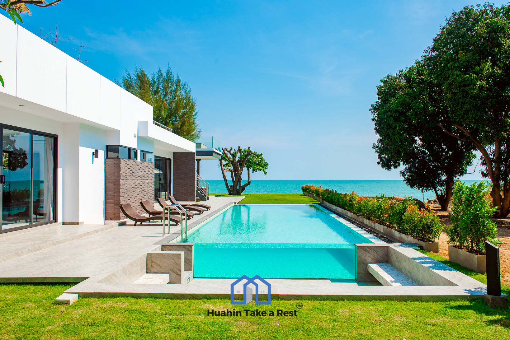 HR15039 บ้านพักติดทะเลหัวหิน The Premium Beach Villa Hua Hin