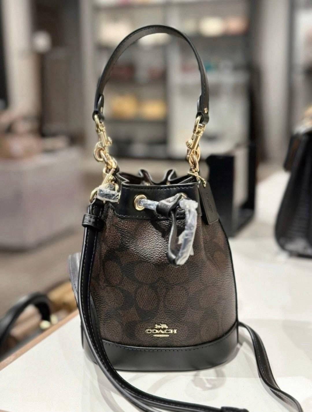กระเป๋า Coach แท้ รุ่นCW299