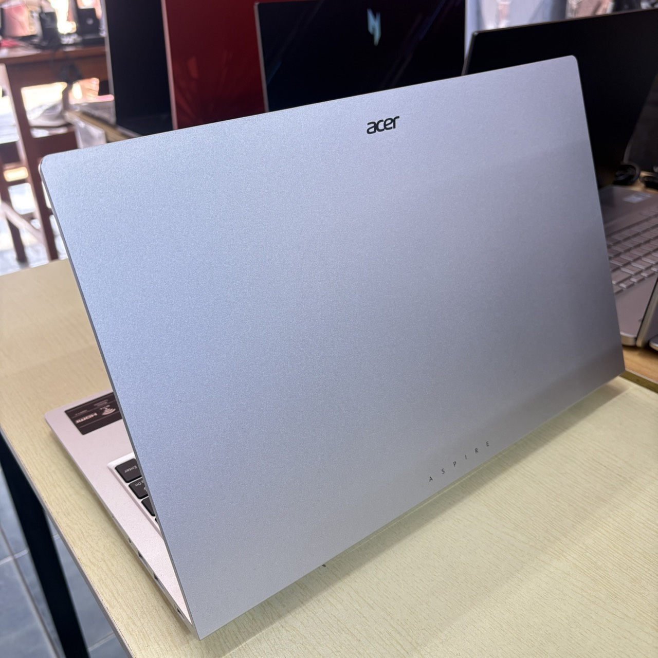 ACER ASPIRE LITE 15 AL15-41P-R47V ประกันศูนย์ 26/02/2027 สภาพเครื่อง 90%