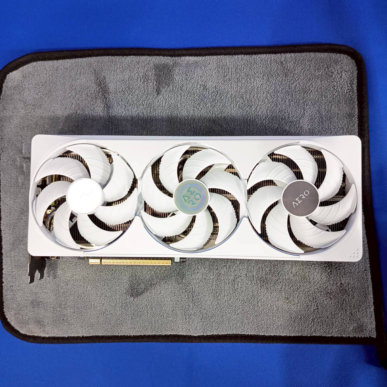 RTX 5080 Gigabyte AERO OC 16GB GDDR7 16GB 256bit นอนกล่อง 2 เดือน ประกัน Advice 27/8/2028