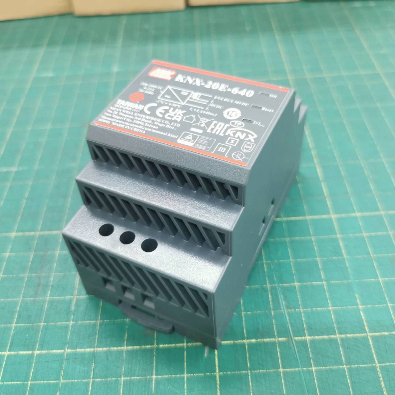 สวิทช์ชิ่งพาวเวอร์ซัพพลาย Meanwell KNX-20E-640 POWER SUPPLY 19.2W 30V 640mA 220VAC