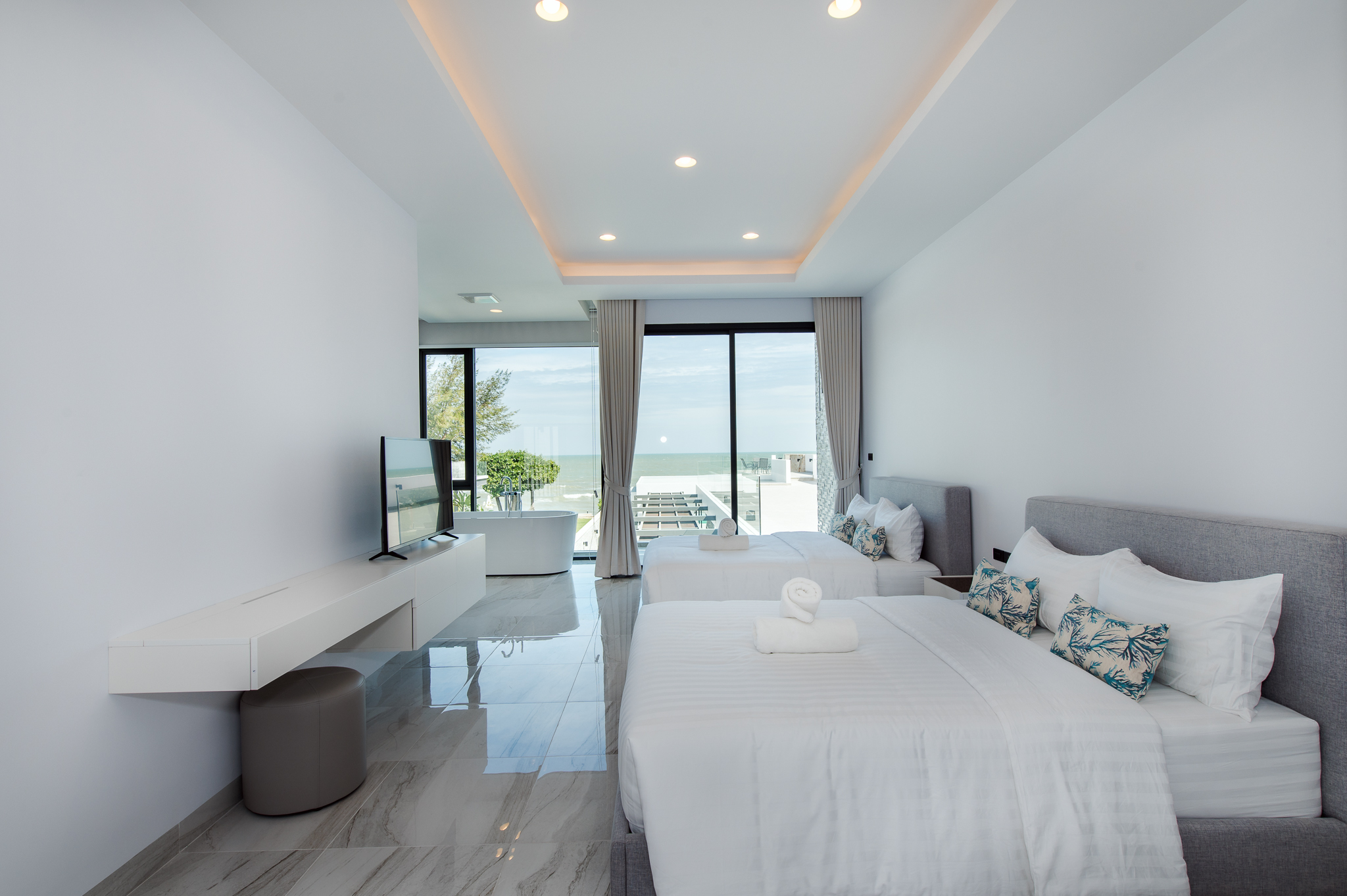 HR15066 บ้านพักติดทะเลหัวหิน The Casa Rocca Beach Villa HuaHin