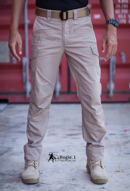 New.กางเกงยุทธวิธี รุ่น IX10 by Bogie.1 -เนื้อผ้าเบาสบาย ยืดหยุ่นสูง คล่องตัว -ไม่อมน้ำ แห้งเร็ว -ขนาดเอว 28 /30 /32/ 34/ 36/ 38/ 40/ 42 นิ้ว -สี: ดำ /ครีม/กรม/เทา สนใจสินค้าทักหาแอดมินได้เลยครับ . 🛒 ติดต่อสั่งซื้อสินค้าได้ที่ 🛒 . 📞