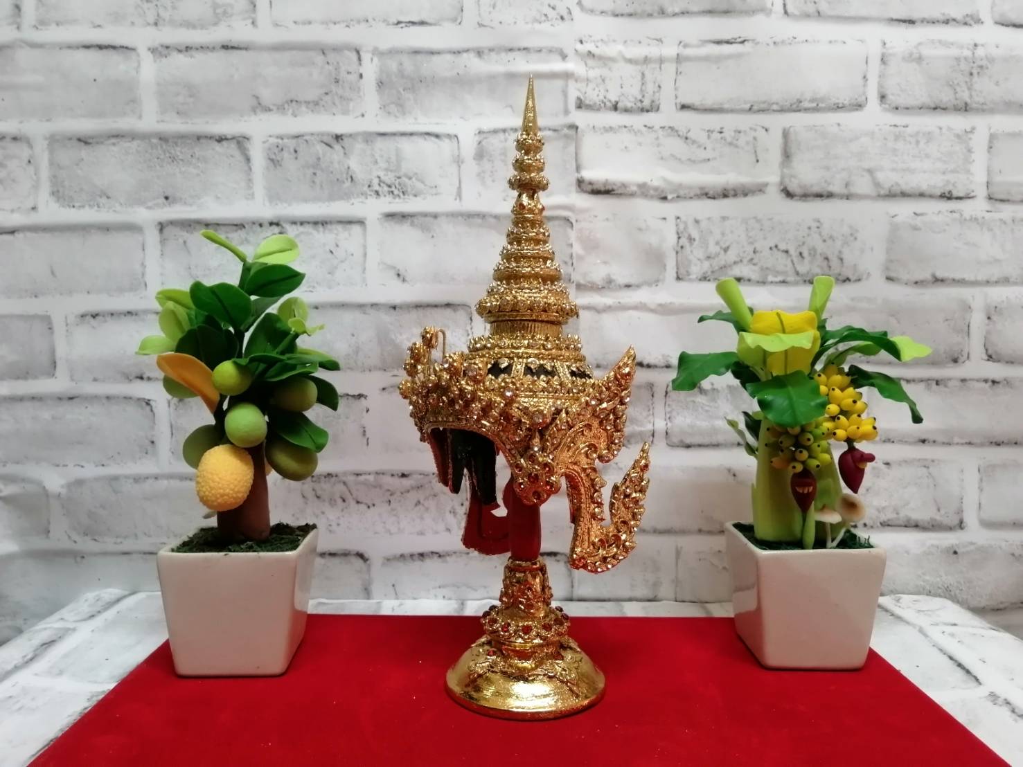 ชฎานาง เกรดพรีเมี่ยม (ขนาดกว้าง 5 นิ้ว) พร้อมฐานตีลายประดับเพชร