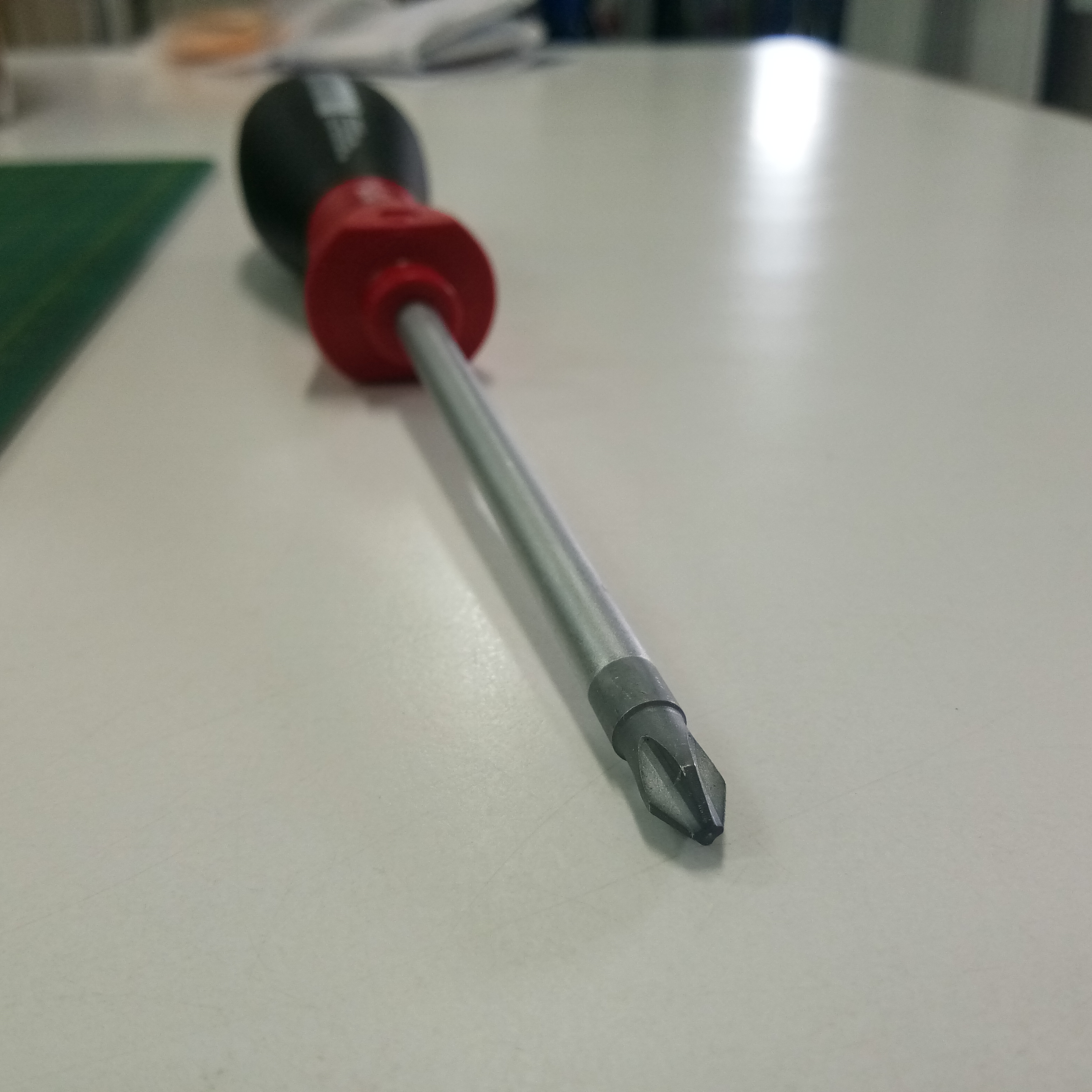 ไขควงแฉกใหญ่ PH2x100mm. WIHA ใช้ CIRCUIT BREAKER ขนาดกลาง
