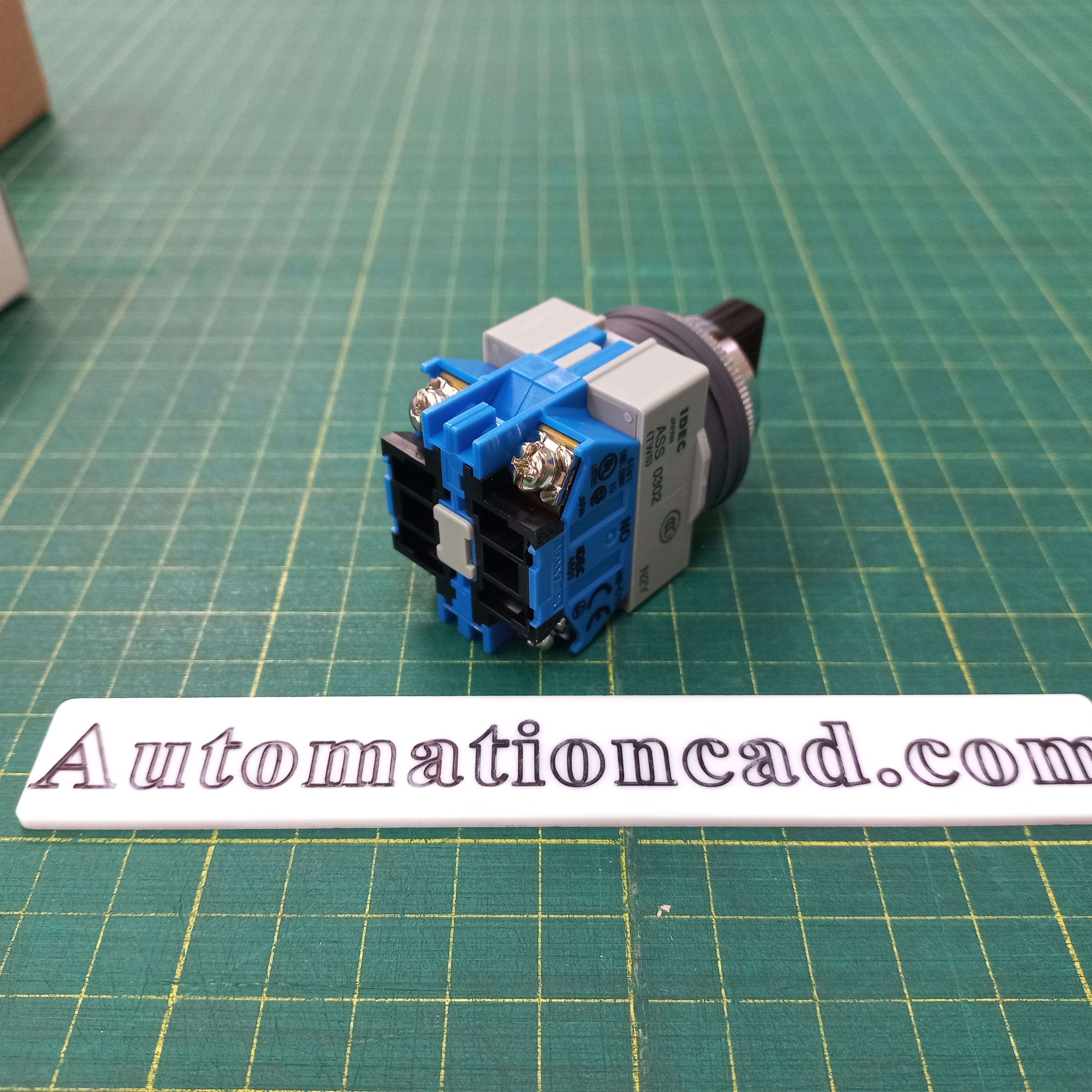 ซีเล็คเตอร์สวิตช์ IDEC 3จังหวะ 2NO บิดค้าง Selector switches IDEC รู 25 mm