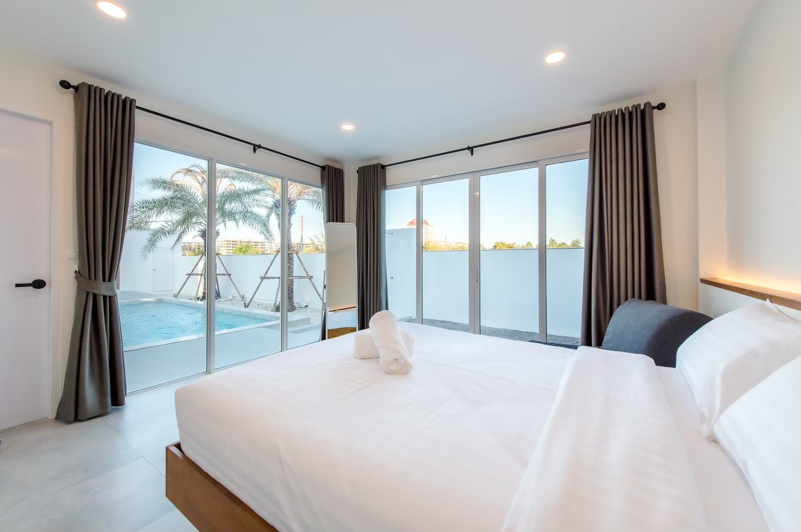 HR15052 บ้านพักใกล้ทะเล The Cube Villa Cha Am