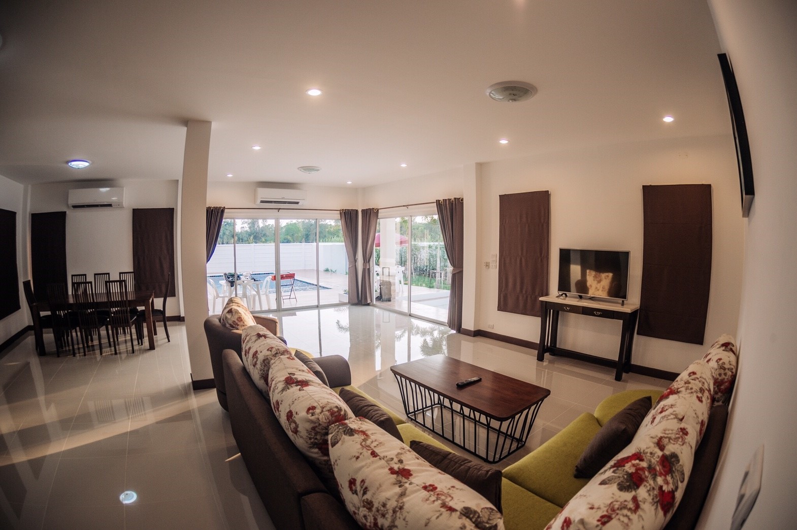 HR 4022 บ้านพักหัวหิน บ้านกาแลคซี่ คาราโอเกะ E