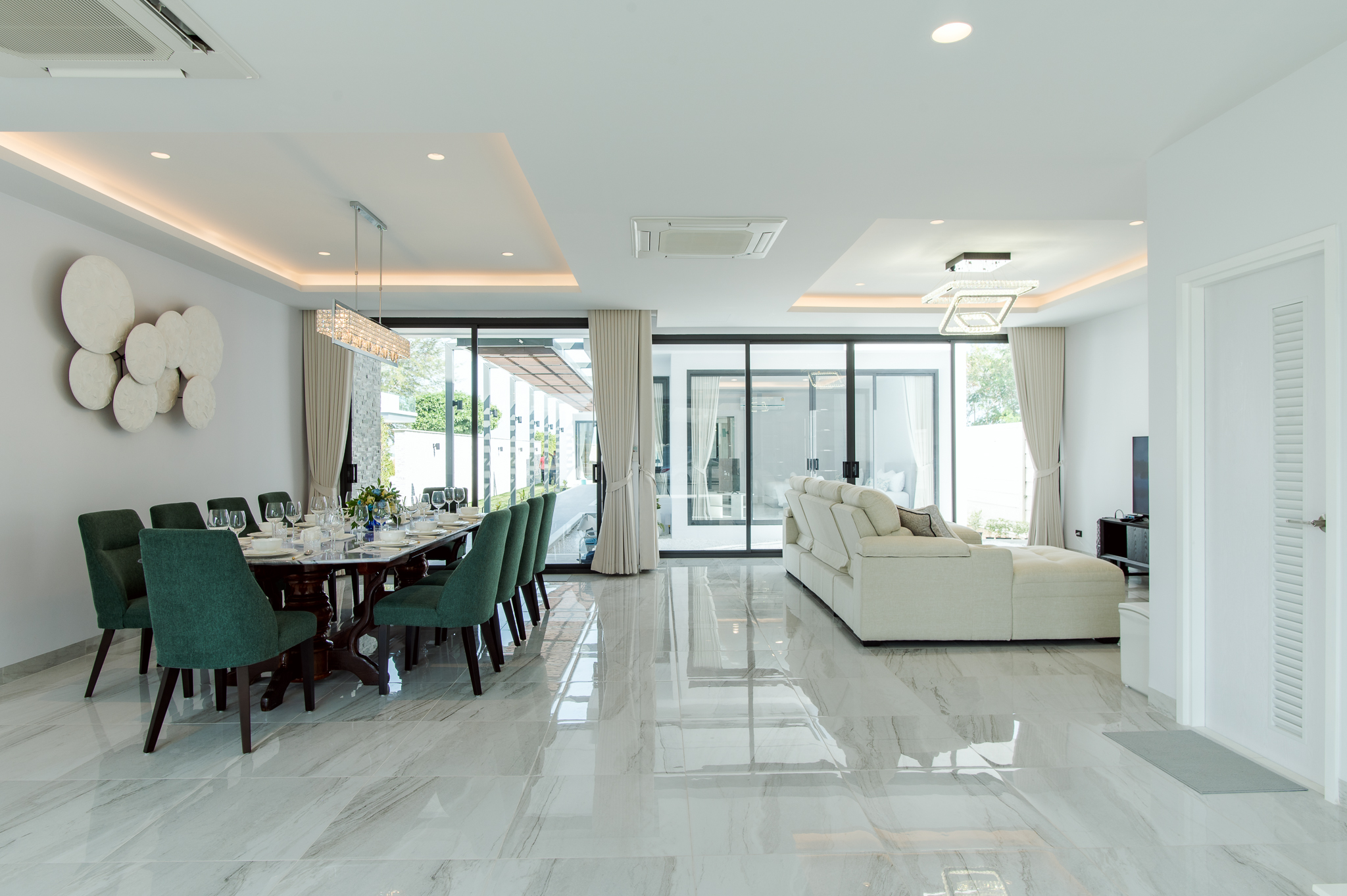 HR15066 บ้านพักติดทะเลหัวหิน The Casa Rocca Beach Villa HuaHin