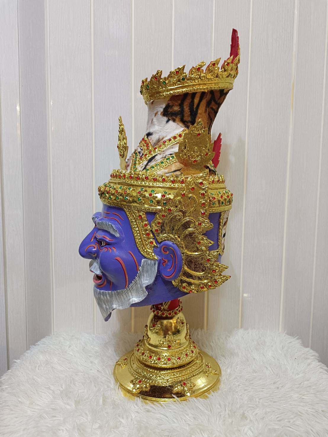 เศียรพ่อแก่ ปู่ฤาษีนารายณ์ ขนาดครอบ พร้อมฐานไม้สีแดง