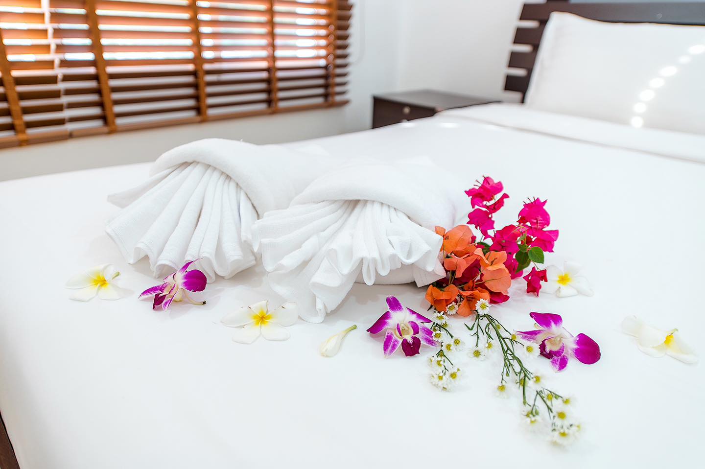 HR15072 บ้านพักติดทะเล The White Beach Villa Pranburi