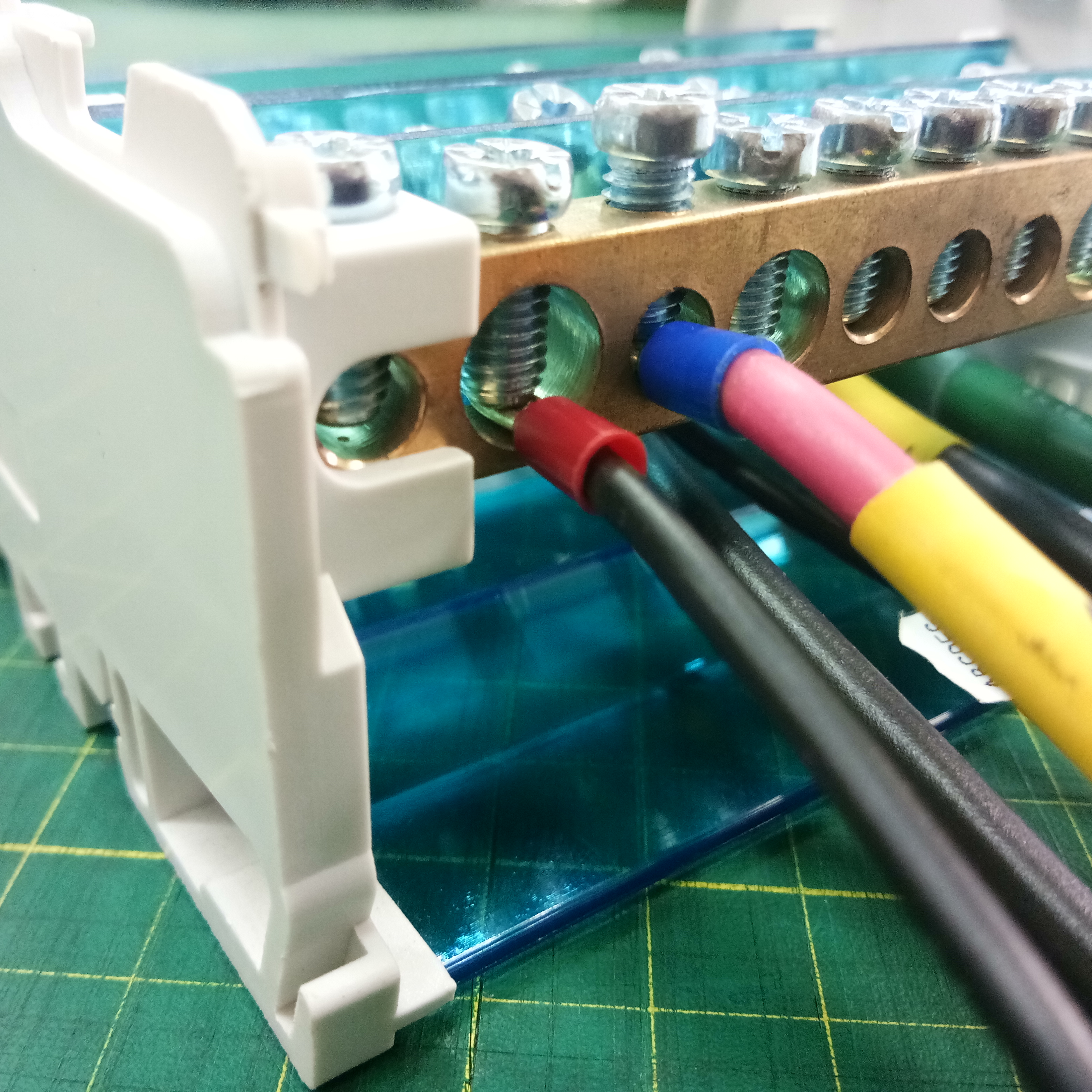 BAR กระจายไฟฟ้า 4 แถว 11 ช่อง Power BAR ต่อสายไฟฟ้า Power Distribution BOX