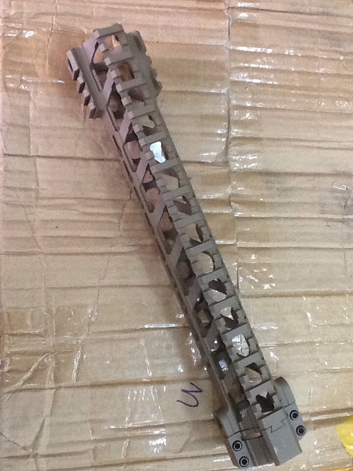 New.ชุดหน้า Fortis REV Cmmg.22 12นิ้ว - งาน CNC น้ำหนักเบาเพียง 25กรัม - ใช้ติดตั้งกับแกน Delta Ring ได้เลย (ดูตามรูป) - มีช่องสำหรับอุปกรณ์ Keymod - มีราง20mm มาตรฐาน - มีช่องหูกวิน 4 ช่อง - มีสีดำ/ทราย ราคาพิเศษ