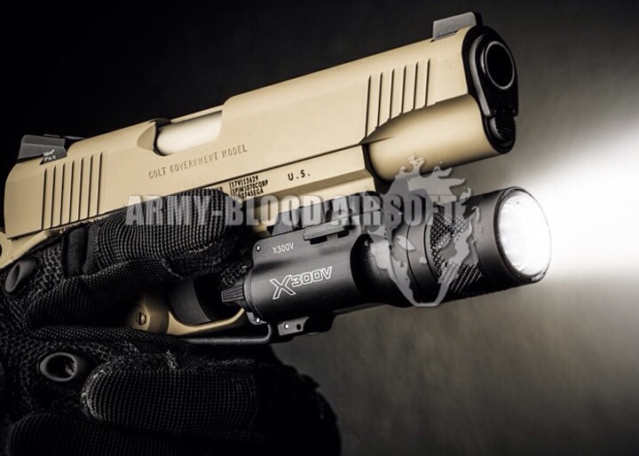 New.Surefire X300V Style LED Handgun or Long Gun WeaponLight (BK) สีดำ สีทราย ราคาพิเศษ