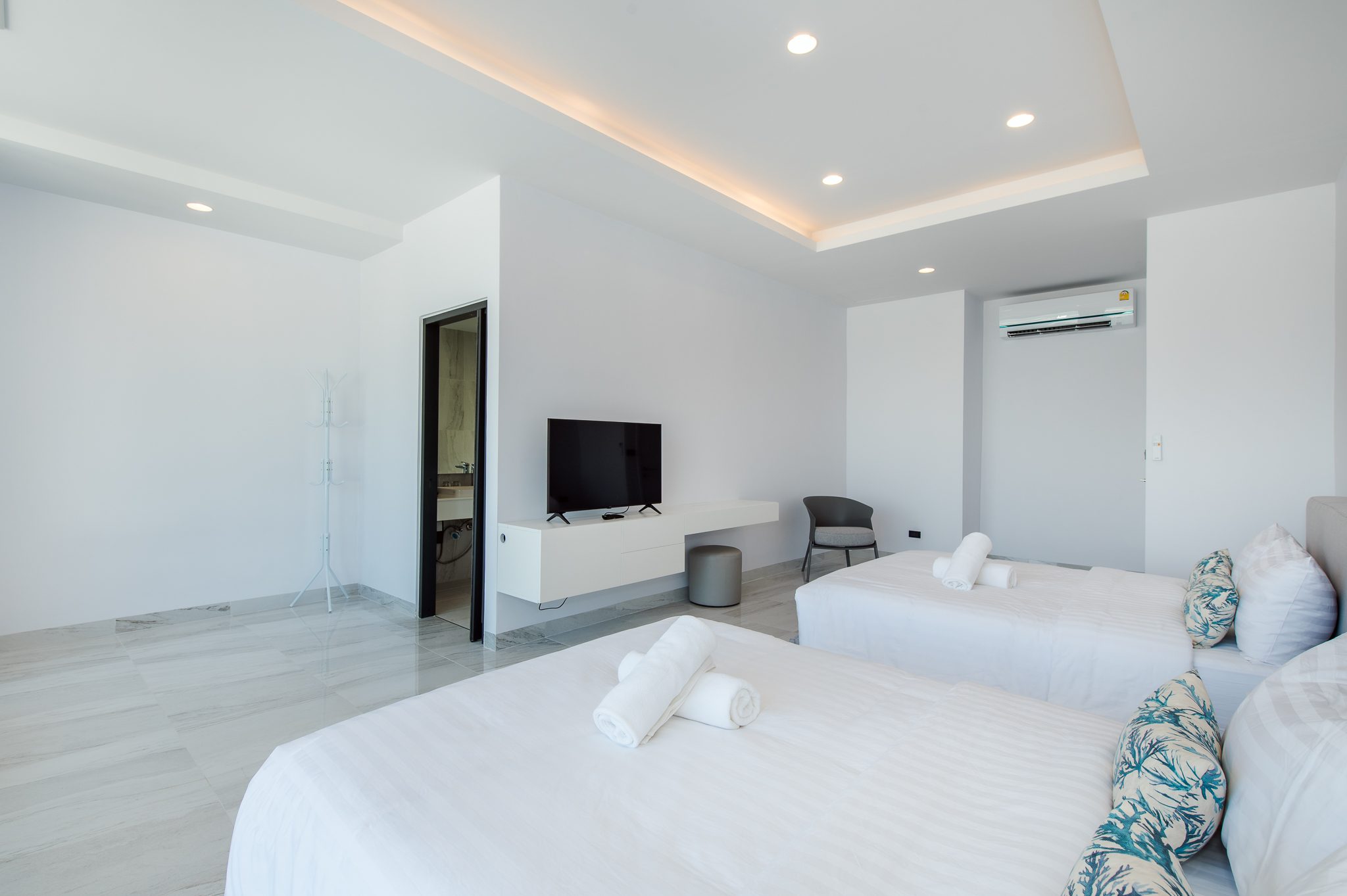 HR15066 บ้านพักติดทะเลหัวหิน The Casa Rocca Beach Villa HuaHin