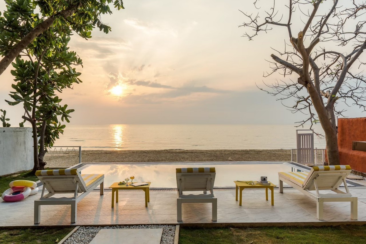 HR15075 บ้านพักติดหาดปราณบุรี The Banana Beach Villa Pranburi