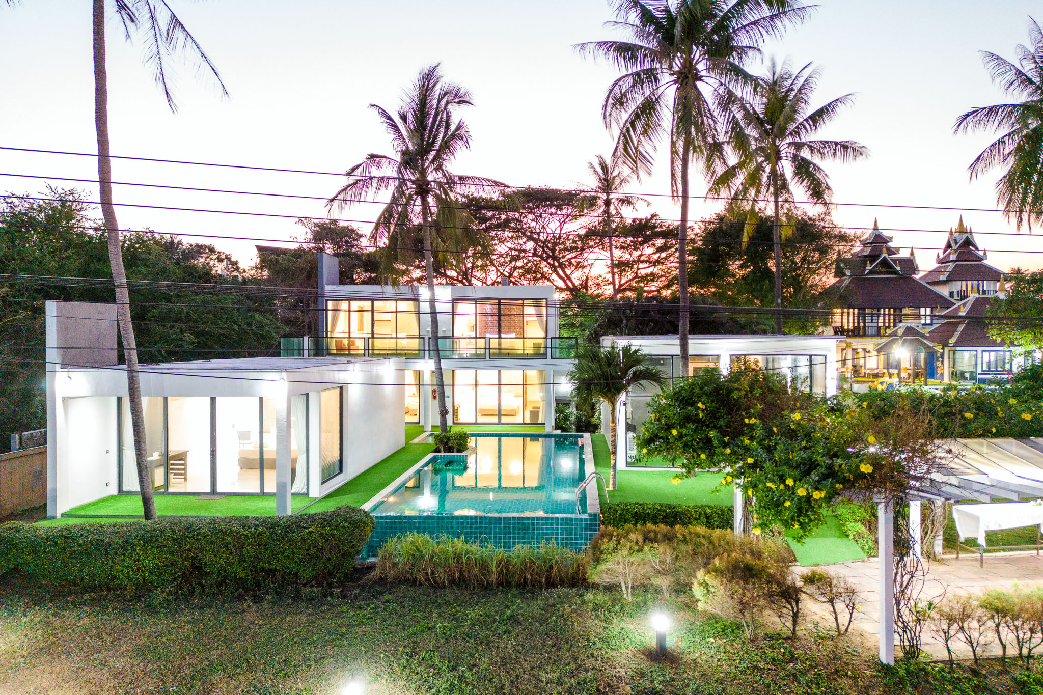 HR15008 บ้านพักติดทะเล โมเดิร์นบีช ปราณบุรี