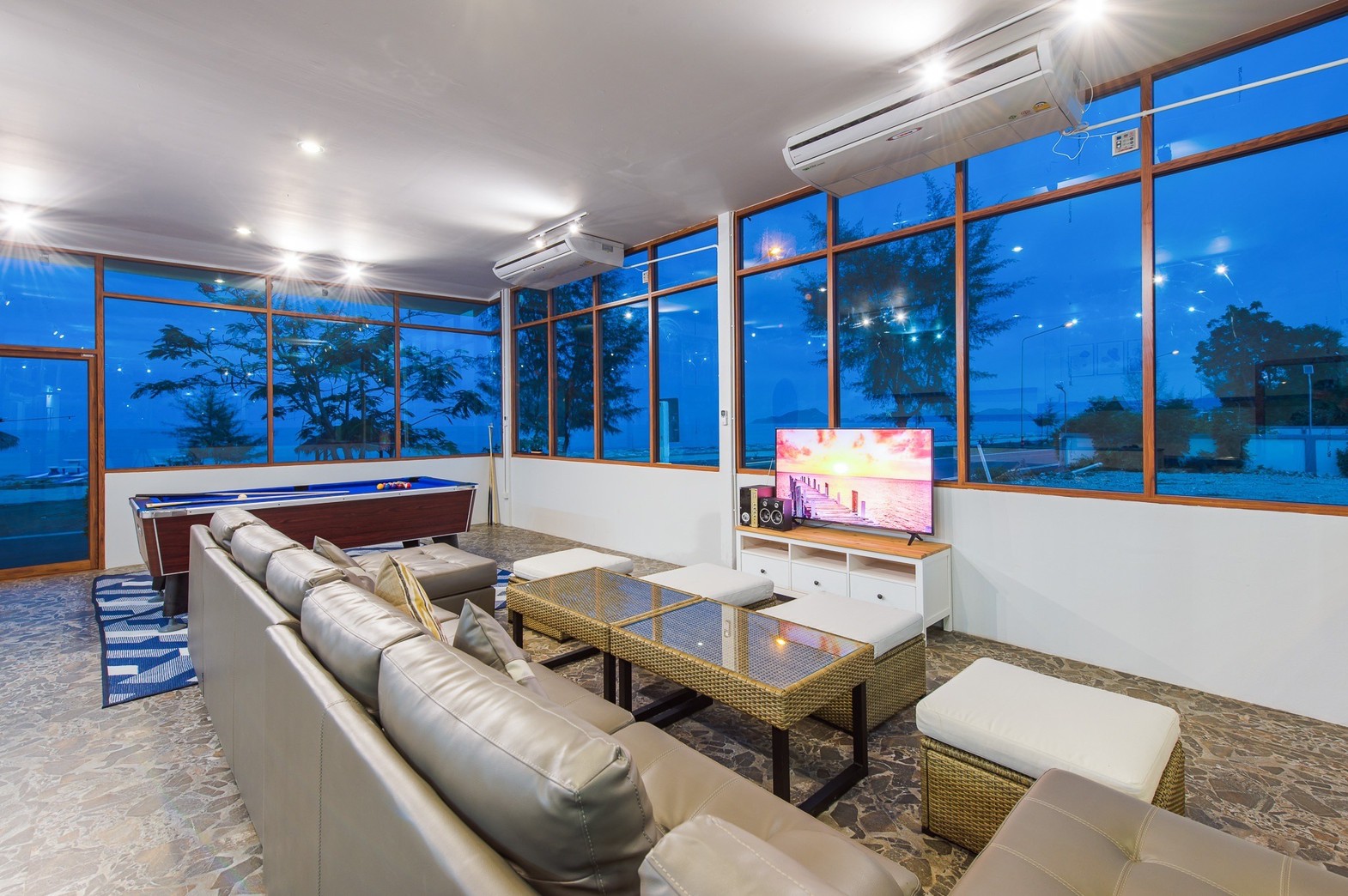 HR15047 บ้านพักติดทะเล The Zarento beach