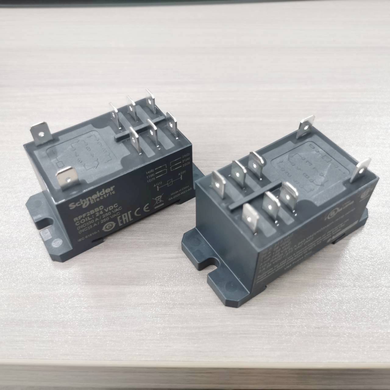 พาวเวอร์รีเลย์ RPF2BBD SCHNEIDER Power Relay Coil24Vdc 2CO 30A รีเลย์ควบคุมปั๊ม ควบคุมอุปกรณ์