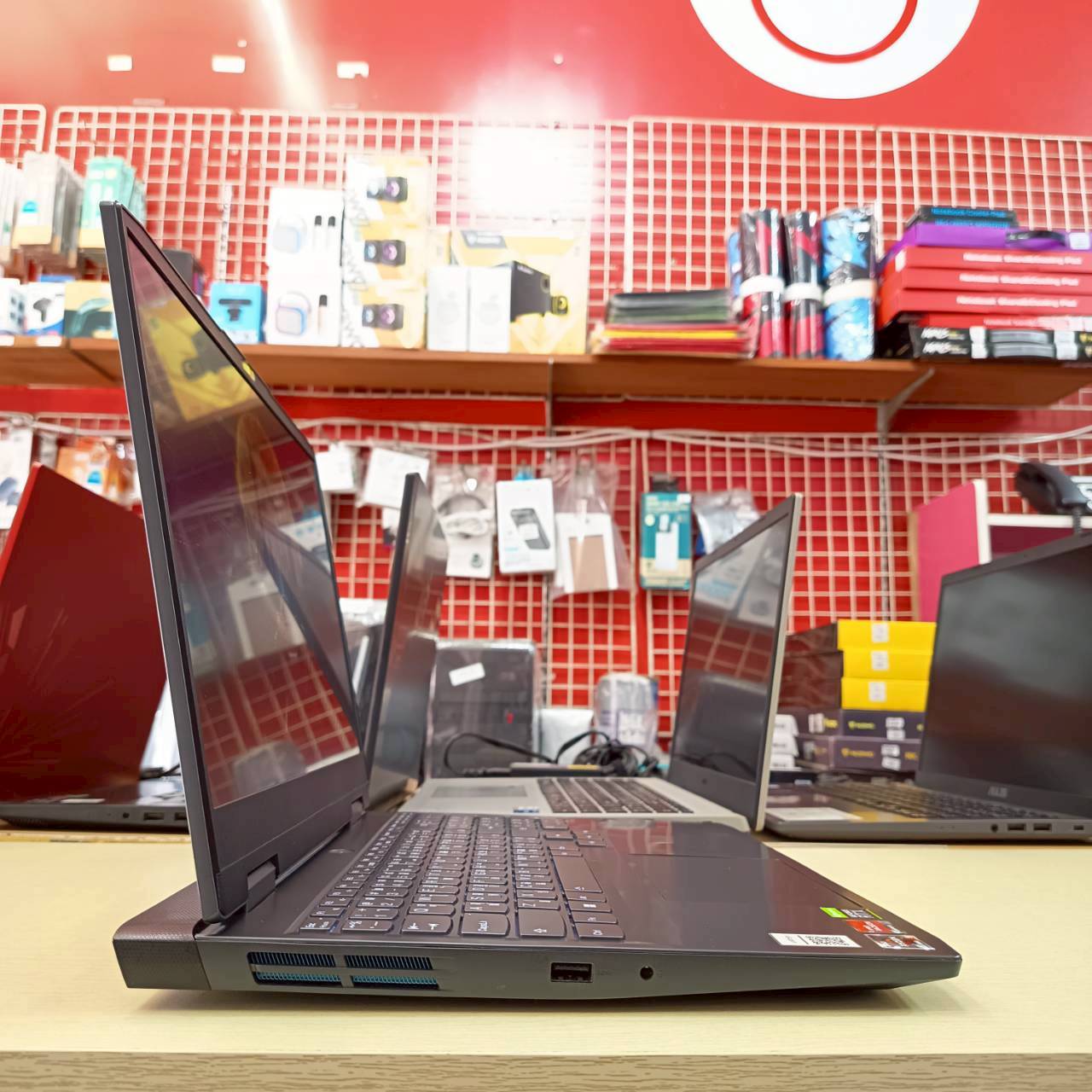 LENOVO IDEAPAD GAMING 3 15ARH7-82SB00JETA สภาพเครื่อง 85%