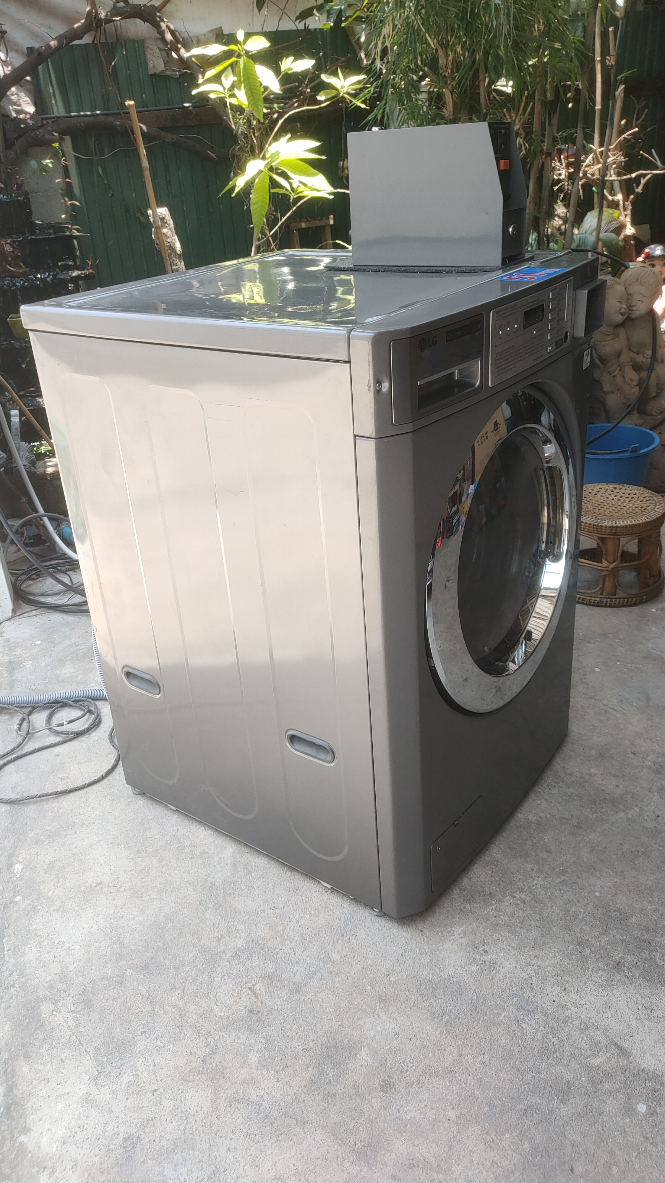 เครื่องซักผ้าฝาหน้าเกรดบีใหม่ LG Commercial 13kg ติดกล่องหยอดเหรียญใหม่ พร้อมใช้งาน