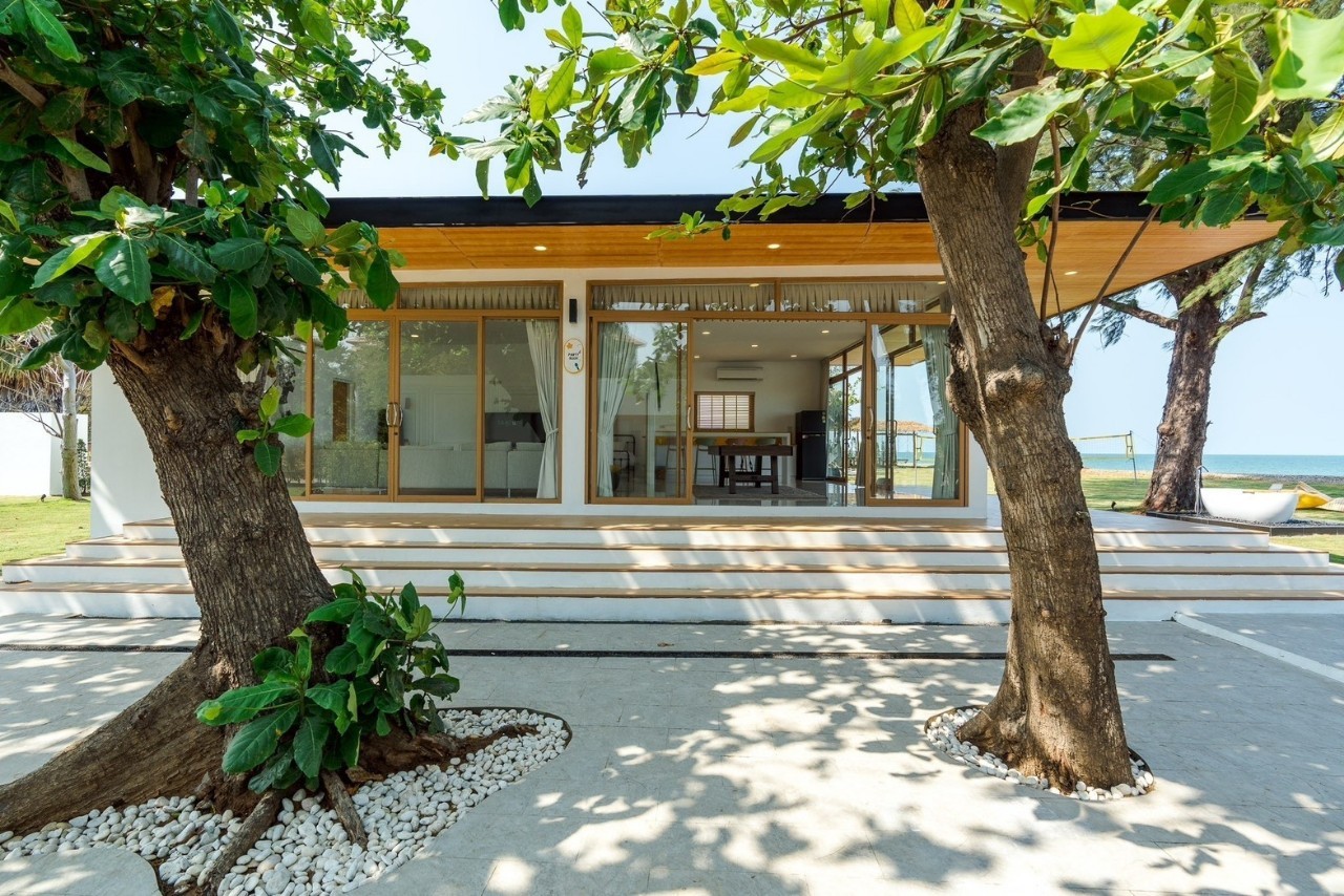 HR15080 The Bristol Beach Huahin Pool villa