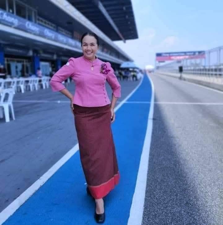 ผ้ามัดหมี่ตีนแดง ผ้าซิ่นตีนแดง ผ้าฝ้ายตีนแดง ผ้าทอพื้นเมือง บุรีรัมย์ ลายอัปสรา 2 เมตร