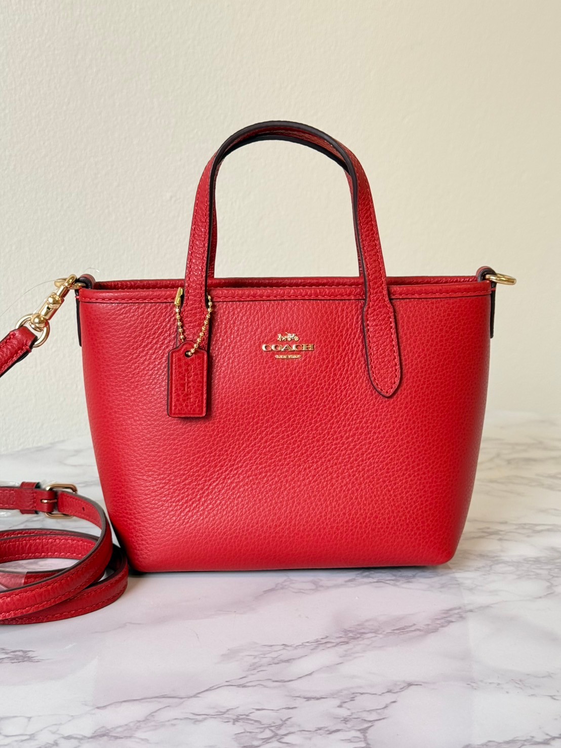 กระเป๋าสะพาย Coach แท้ สีแดง รุ่น CW031