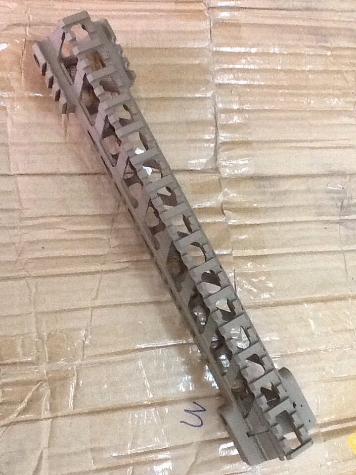 New.ชุดหน้า Fortis REV Cmmg.22 12นิ้ว - งาน CNC น้ำหนักเบาเพียง 25กรัม - ใช้ติดตั้งกับแกน Delta Ring ได้เลย (ดูตามรูป) - มีช่องสำหรับอุปกรณ์ Keymod - มีราง20mm มาตรฐาน - มีช่องหูกวิน 4 ช่อง - มีสีดำ/ทราย ราคาพิเศษ