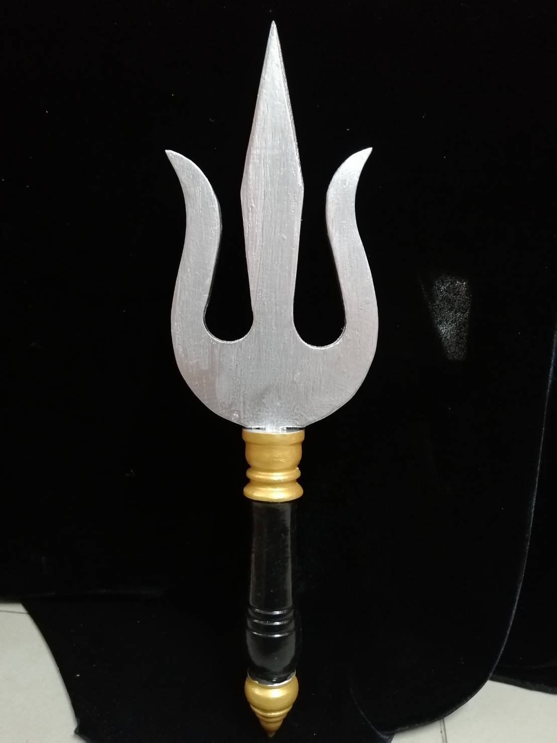 ตรีศูล อุปกรณ์การรำ อุปกรณ์แสดง