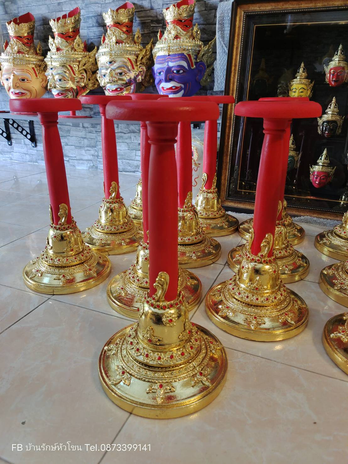 ฐานไม้กลึง ฐานวาง ขาตั้ง ตีลาย ปิดทอง ประดับเพชร สำหรับวางเศียรขนาดครอบ สูง 16 นิ้ว