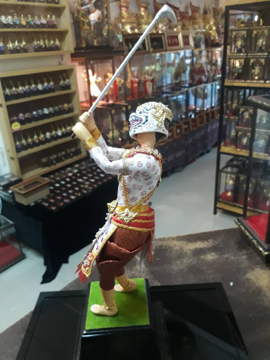 ตุ๊กตา หนุมานตีกอล์ฟ (ตัวใหญ่)