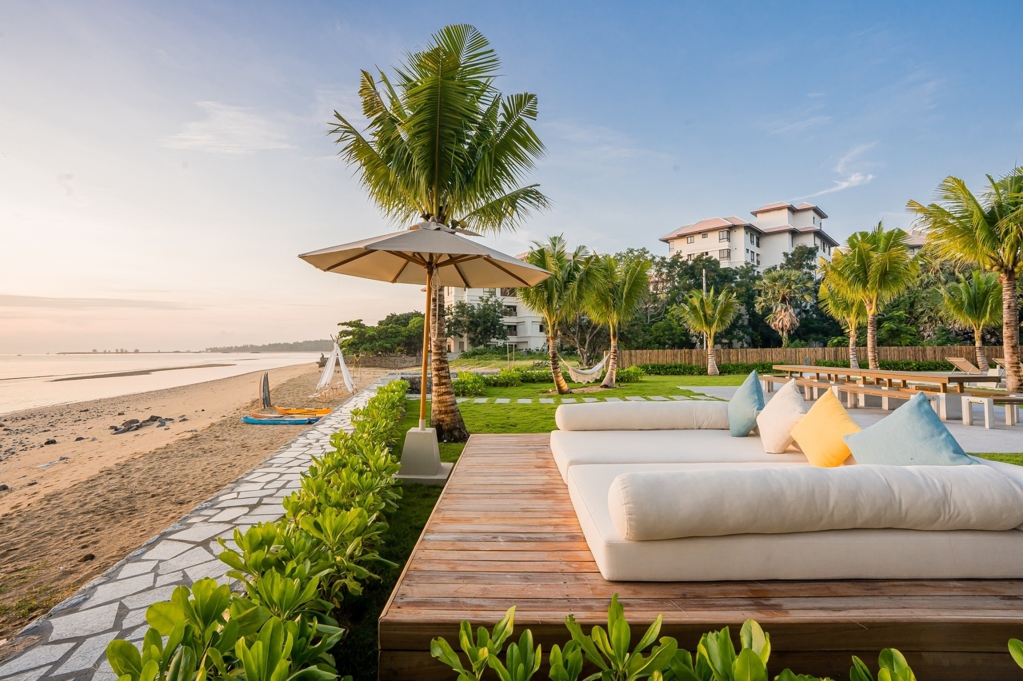 HR15083 บ้านพักติดทะเลหัวหิน The Rest Beachfront Hua Hin Pool Villa